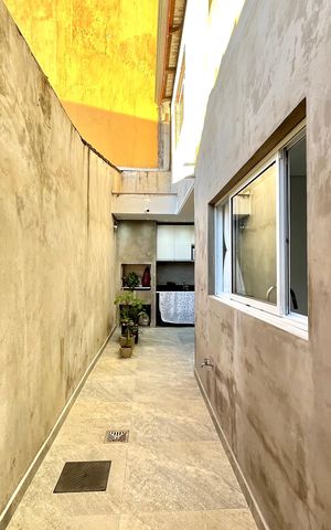 Casa à venda com 250m², 2 quartos e 2 vagasÁrea externa