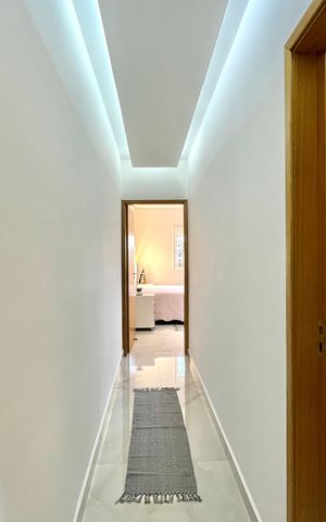 Casa à venda com 250m², 2 quartos e 2 vagasCorredor