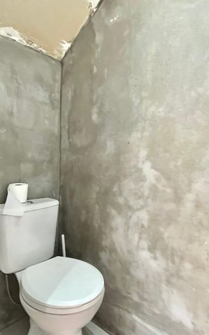 Casa à venda com 250m², 2 quartos e 2 vagasLavabo