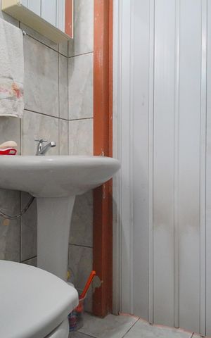 Casa à venda com 180m², 3 quartos e 6 vagasBanheiro