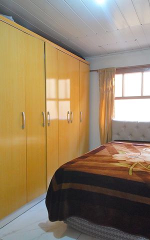 Casa à venda com 180m², 3 quartos e 6 vagasquarto 1 