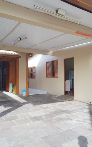 Casa à venda com 180m², 3 quartos e 6 vagasgaragem