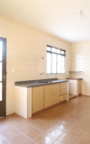 Casa para alugar com 250m², 5 quartos e 2 vagasCozinha