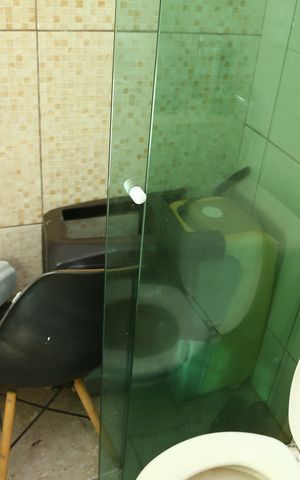 Casa à venda com 360m², 4 quartos e 4 vagasBanheiro de serviço