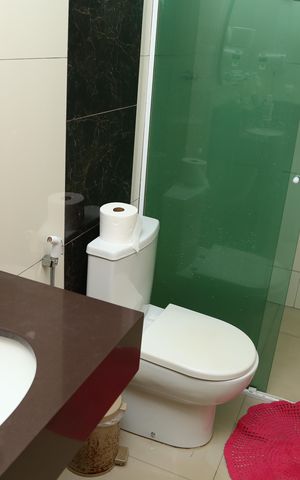 Casa à venda com 360m², 4 quartos e 4 vagasBanheiro social