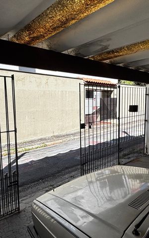 Casa à venda com 156m², 2 quartos e 2 vagas Casa à venda com 156m², 2 quartos e 2 vagasGaragem