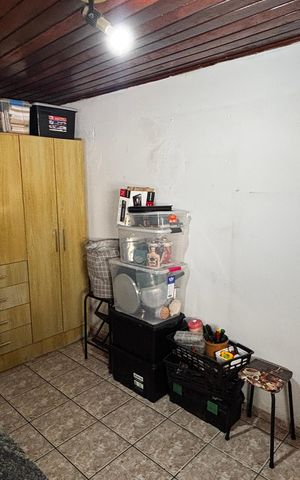 Casa à venda com 156m², 2 quartos e 2 vagas Casa à venda com 156m², 2 quartos e 2 vagasQuarto 2