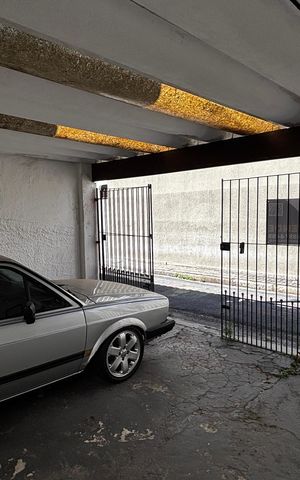 Casa à venda com 156m², 2 quartos e 2 vagas Casa à venda com 156m², 2 quartos e 2 vagasGaragem
