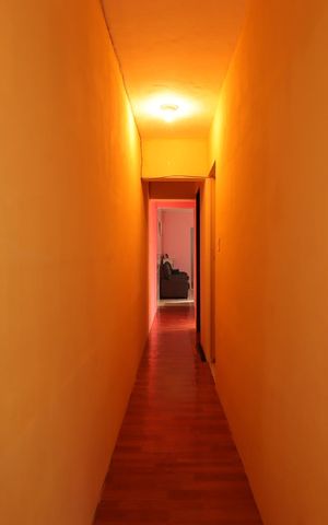 Casa à venda com 225m², 3 quartos e 2 vagasCorredor da Casa 1