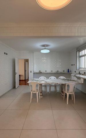 Apartamento à venda com 228m², 4 quartos e 2 vagas
