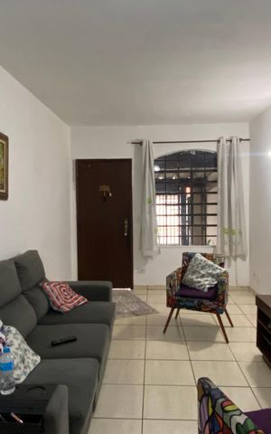 Casa à venda com 132m², 3 quartos e 2 vagas Casa à venda com 132m², 3 quartos e 2 vagasSala