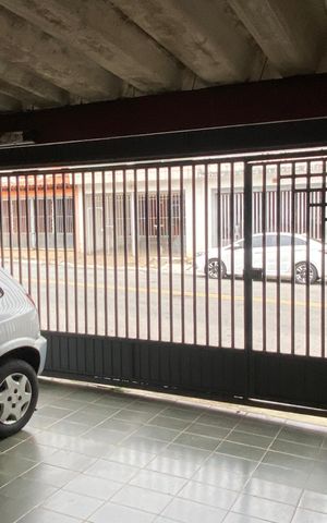 Casa à venda com 132m², 3 quartos e 2 vagas Casa à venda com 132m², 3 quartos e 2 vagasGaragem