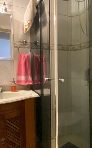 Casa à venda com 132m², 3 quartos e 2 vagas Casa à venda com 132m², 3 quartos e 2 vagasBanheiro