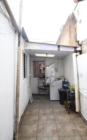 Casa à venda com 125m², 4 quartos e 1 vagaKitnet