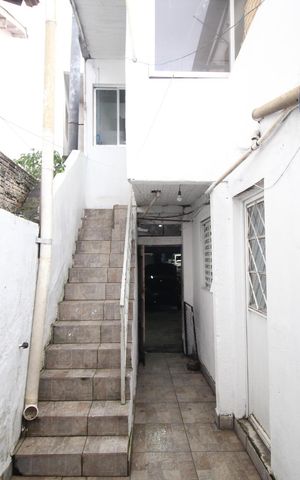 Casa à venda com 125m², 4 quartos e 1 vagaKitnet