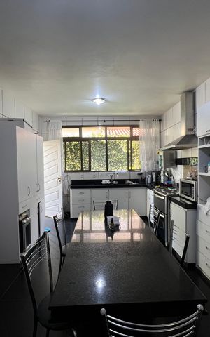 Casa à venda com 550m², 5 quartos e 4 vagasCozinha