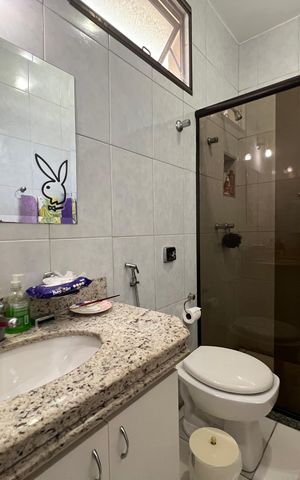 Casa à venda com 550m², 5 quartos e 4 vagasBanheiro da Suíte 1