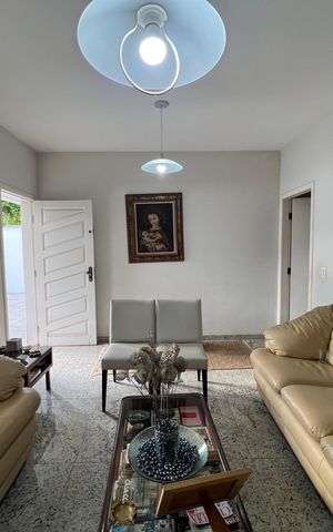 Casa à venda com 550m², 5 quartos e 4 vagasSala