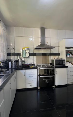 Casa à venda com 550m², 5 quartos e 4 vagasCozinha - Armários
