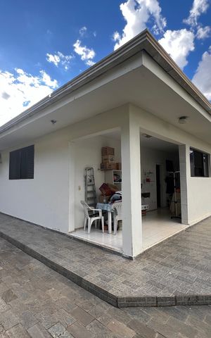 Casa à venda com 550m², 5 quartos e 4 vagasCorredor