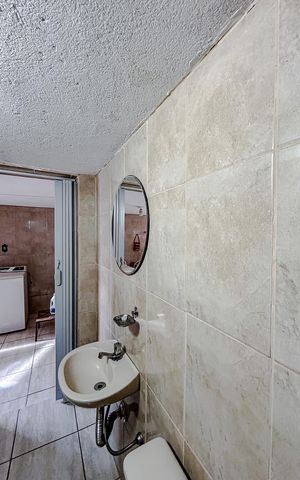 Casa à venda com 155m², 2 quartos e 1 vagaBanheiro de serviço
