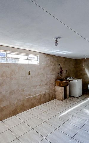 Casa à venda com 155m², 2 quartos e 1 vagaÁrea de Serviço