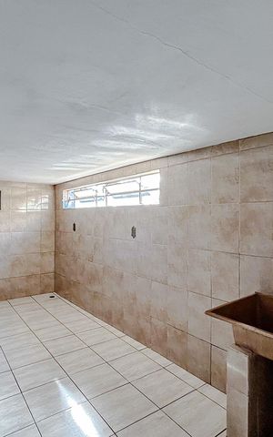 Casa à venda com 155m², 2 quartos e 1 vagaÁrea de Serviço