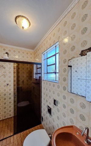 Casa à venda com 155m², 2 quartos e 1 vagaBanheiro