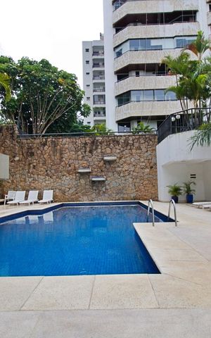 Apartamento à venda com 175m², 5 quartos e 3 vagas Apartamento à venda com 175m², 5 quartos e 3 vagasÁrea comum - Piscina
