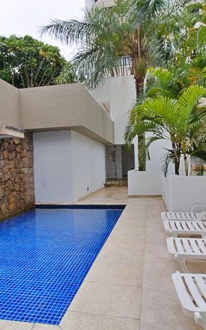 Apartamento à venda com 175m², 5 quartos e 3 vagas Apartamento à venda com 175m², 5 quartos e 3 vagasÁrea comum - Piscina