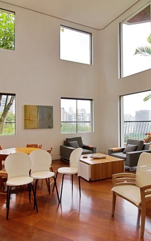 Apartamento à venda com 175m², 5 quartos e 3 vagas Apartamento à venda com 175m², 5 quartos e 3 vagasÁrea comum - Salão de festas