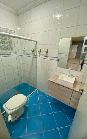 Casa à venda com 209m², 4 quartos e 2 vagas Casa à venda com 209m², 4 quartos e 2 vagasBanheiro da Suíte 2