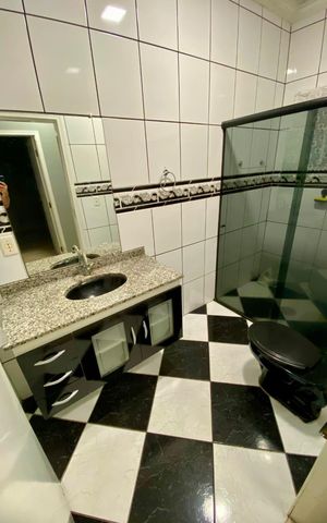 Casa à venda com 209m², 4 quartos e 2 vagas Casa à venda com 209m², 4 quartos e 2 vagasBanheiro da Suíte 1