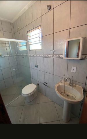 Casa à venda com 209m², 4 quartos e 2 vagas Casa à venda com 209m², 4 quartos e 2 vagasBanheiro 1