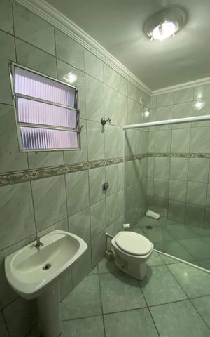 Casa à venda com 209m², 4 quartos e 2 vagas Casa à venda com 209m², 4 quartos e 2 vagasBanheiro 2