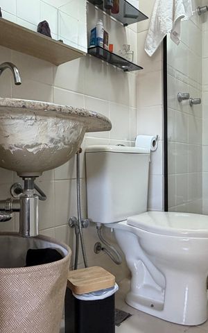 Apartamento à venda com 83m², 3 quartos e 2 vagas Apartamento à venda com 83m², 3 quartos e 2 vagasBanheiro da suíte 2