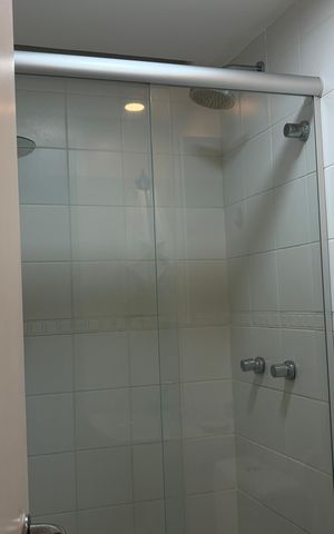 Apartamento à venda com 83m², 3 quartos e 2 vagas Apartamento à venda com 83m², 3 quartos e 2 vagasBanheiro social