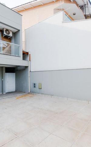 Casa de condomínio à venda com 132m², 3 quartos e 3 vagasGaragem