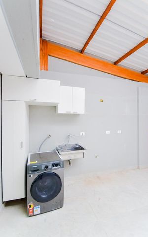 Casa de condomínio à venda com 132m², 3 quartos e 3 vagasÁrea de Serviço
