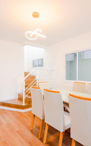 Casa de condomínio à venda com 132m², 3 quartos e 3 vagasSala