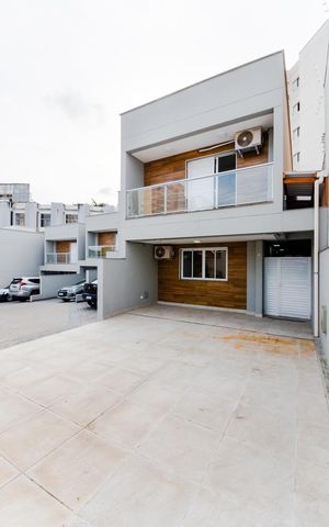 Casa de condomínio à venda com 132m², 3 quartos e 3 vagasGaragem