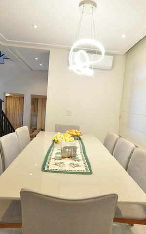 Casa à venda com 253m², 3 quartos e 5 vagasCopa