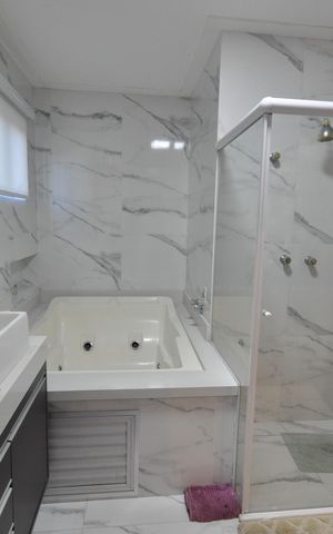 Casa à venda com 253m², 3 quartos e 5 vagasBanheiro da Suíte Master