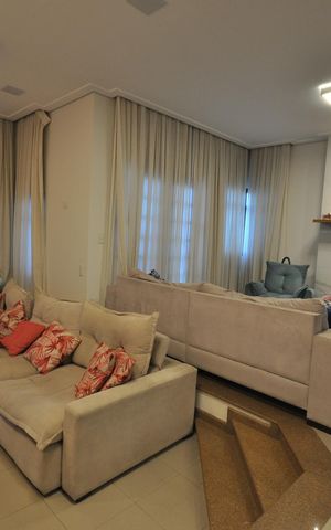 Casa à venda com 253m², 3 quartos e 5 vagasSala