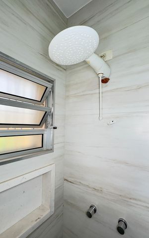 Casa para alugar com 233m², 3 quartos e 4 vagasBanheiro da Suíte 1