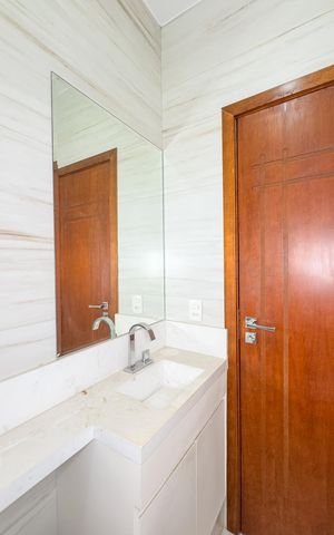 Casa para alugar com 233m², 3 quartos e 4 vagasBanheiro da Suíte 1