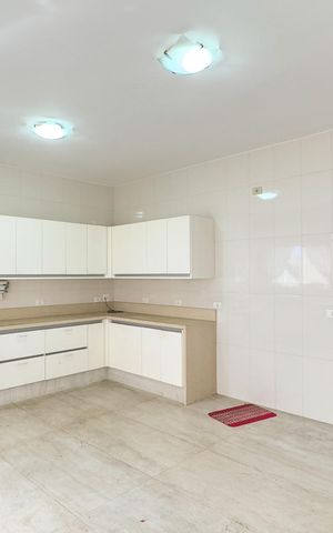 Casa para alugar com 233m², 3 quartos e 4 vagasCozinha