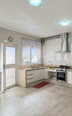 Casa para alugar com 233m², 3 quartos e 4 vagasCozinha