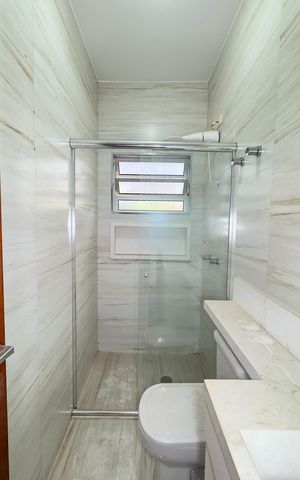 Casa para alugar com 233m², 3 quartos e 4 vagasBanheiro da Suíte 1