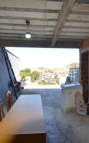 Casa à venda com 70m², 3 quartos e 1 vagaÁrea de Serviço